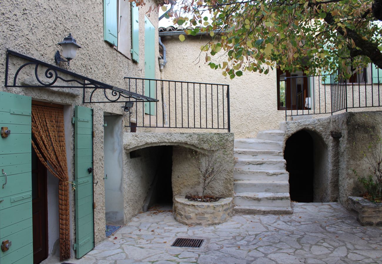 Maison à Entrechaux - Maison village entrechaux